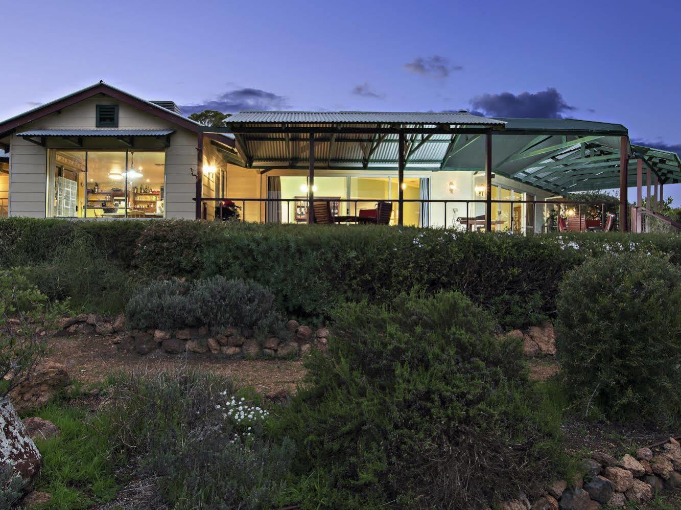 Shambhala Guesthouse Kangaroo Gully Bagian luar foto